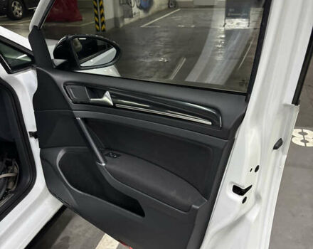 Сузуки Свифт 2014 в Киеве на Automoto.ua Белый Сузуки Свифт, объемом двигателя 1.6 л и пробегом 97 тыс. км за 7350 $, фото 32 на Automoto.ua