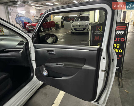 Сузуки Свифт 2014 в Киеве на Automoto.ua Белый Сузуки Свифт, объемом двигателя 1.6 л и пробегом 97 тыс. км за 7350 $, фото 10 на Automoto.ua