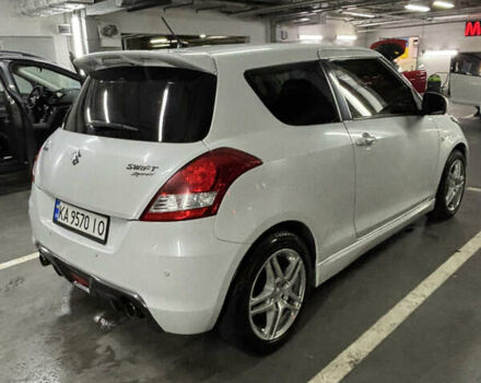 Сузуки Свифт 2014 в Киеве на Automoto.ua Белый Сузуки Свифт, объемом двигателя 1.6 л и пробегом 97 тыс. км за 7350 $, фото 5 на Automoto.ua