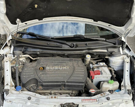 Сузуки Свифт 2014 в Киеве на Automoto.ua Белый Сузуки Свифт, объемом двигателя 1.6 л и пробегом 97 тыс. км за 7350 $, фото 31 на Automoto.ua