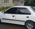 Белый Сузуки Свифт, объемом двигателя 1.3 л и пробегом 200 тыс. км за 800 $, фото 3 на Automoto.ua