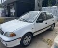 Белый Сузуки Свифт, объемом двигателя 1.3 л и пробегом 315 тыс. км за 1500 $, фото 3 на Automoto.ua