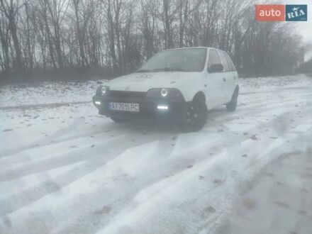 Белый Сузуки Свифт, объемом двигателя 1.3 л и пробегом 350 тыс. км за 2000 $, фото 1 на Automoto.ua