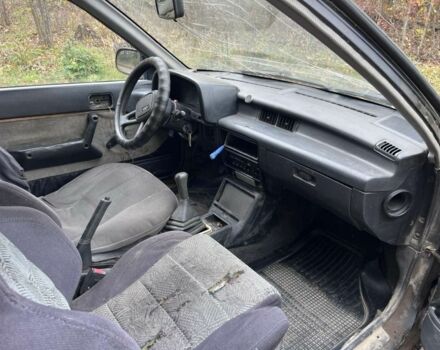 Чорний Сузукі Свифт, об'ємом двигуна 1.3 л та пробігом 320 тис. км за 500 $, фото 5 на Automoto.ua