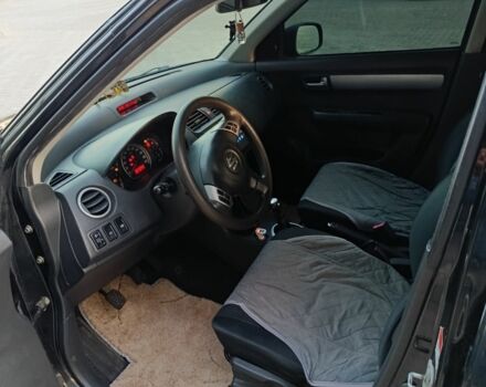 Чорний Сузукі Свифт, об'ємом двигуна 1.3 л та пробігом 220 тис. км за 4100 $, фото 5 на Automoto.ua