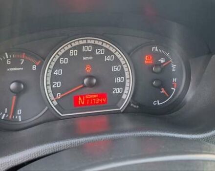 Черный Сузуки Свифт, объемом двигателя 1.33 л и пробегом 117 тыс. км за 4400 $, фото 3 на Automoto.ua