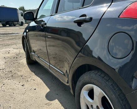 Чорний Сузукі Свифт, об'ємом двигуна 1.33 л та пробігом 229 тис. км за 3799 $, фото 8 на Automoto.ua