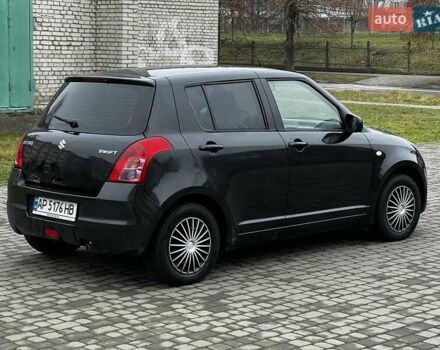 Черный Сузуки Свифт, объемом двигателя 1.3 л и пробегом 95 тыс. км за 3750 $, фото 4 на Automoto.ua