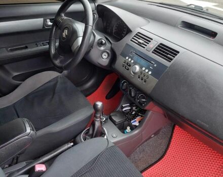 Чорний Сузукі Свифт, об'ємом двигуна 1.3 л та пробігом 250 тис. км за 3999 $, фото 1 на Automoto.ua