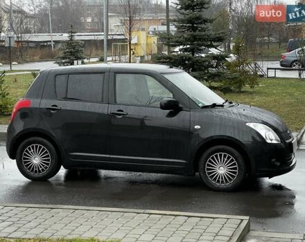 Чорний Сузукі Свифт, об'ємом двигуна 1.33 л та пробігом 95 тис. км за 3550 $, фото 1 на Automoto.ua