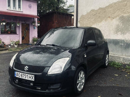 Сузукі Свифт 2009 у Рахове на Automoto.ua Чорний Сузукі Свифт, об'ємом двигуна 1.3 л та пробігом 247 тис. км за 5200 $, фото 1 на Automoto.ua
