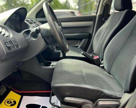 Красный Сузуки Свифт, объемом двигателя 1.3 л и пробегом 178 тыс. км за 5500 $, фото 8 на Automoto.ua