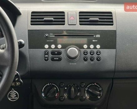 Красный Сузуки Свифт, объемом двигателя 1.33 л и пробегом 178 тыс. км за 5500 $, фото 15 на Automoto.ua