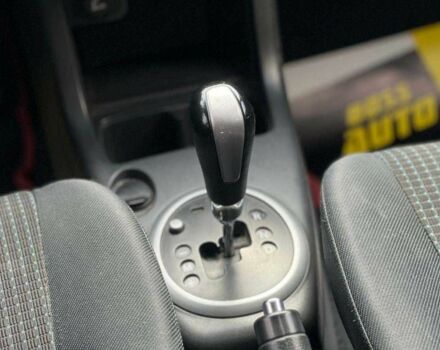 Красный Сузуки Свифт, объемом двигателя 1.3 л и пробегом 178 тыс. км за 5500 $, фото 14 на Automoto.ua