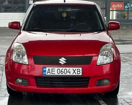 Красный Сузуки Свифт, объемом двигателя 1.3 л и пробегом 260 тыс. км за 4500 $, фото 2 на Automoto.ua