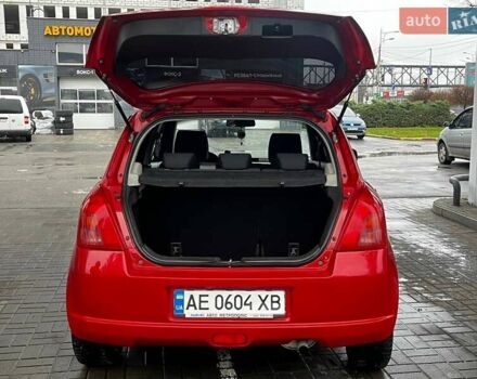 Красный Сузуки Свифт, объемом двигателя 1.3 л и пробегом 260 тыс. км за 4500 $, фото 8 на Automoto.ua