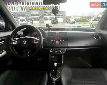 Красный Сузуки Свифт, объемом двигателя 1.3 л и пробегом 260 тыс. км за 4500 $, фото 14 на Automoto.ua