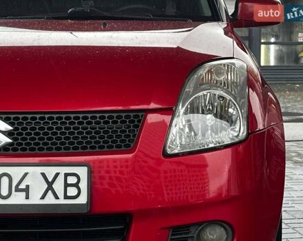 Красный Сузуки Свифт, объемом двигателя 1.3 л и пробегом 260 тыс. км за 4500 $, фото 3 на Automoto.ua