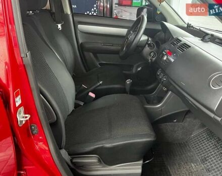 Красный Сузуки Свифт, объемом двигателя 1.3 л и пробегом 260 тыс. км за 4500 $, фото 11 на Automoto.ua