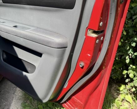 Красный Сузуки Свифт, объемом двигателя 1.5 л и пробегом 255 тыс. км за 5600 $, фото 5 на Automoto.ua