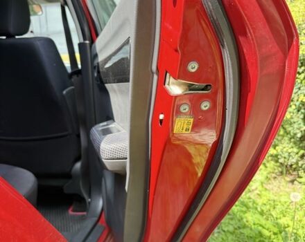 Красный Сузуки Свифт, объемом двигателя 1.5 л и пробегом 255 тыс. км за 5600 $, фото 6 на Automoto.ua