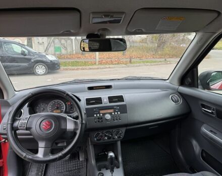 Красный Сузуки Свифт, объемом двигателя 1.5 л и пробегом 186 тыс. км за 6200 $, фото 4 на Automoto.ua