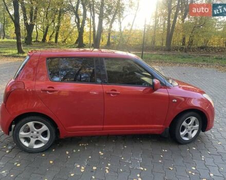 Червоний Сузукі Свифт, об'ємом двигуна 1.3 л та пробігом 184 тис. км за 4800 $, фото 1 на Automoto.ua