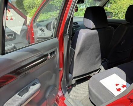 Красный Сузуки Свифт, объемом двигателя 1.5 л и пробегом 255 тыс. км за 5600 $, фото 11 на Automoto.ua