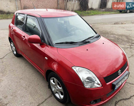 Червоний Сузукі Свифт, об'ємом двигуна 1.5 л та пробігом 160 тис. км за 5600 $, фото 1 на Automoto.ua