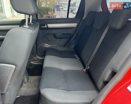 Красный Сузуки Свифт, объемом двигателя 1.49 л и пробегом 169 тыс. км за 6950 $, фото 33 на Automoto.ua