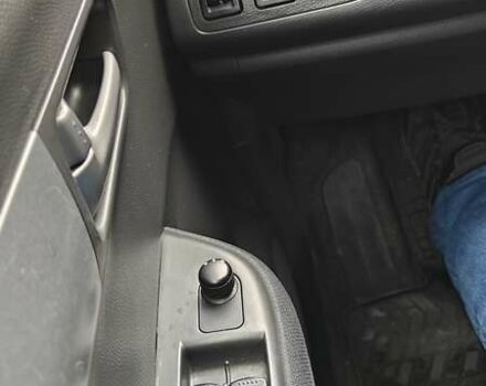 Сузуки Свифт 2010 в Киеве на Automoto.ua Красный Сузуки Свифт, объемом двигателя 1.33 л и пробегом 198 тыс. км за 4100 $, фото 18 на Automoto.ua