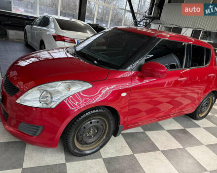 Червоний Сузукі Свифт, об'ємом двигуна 1.24 л та пробігом 140 тис. км за 7500 $, фото 2 на Automoto.ua
