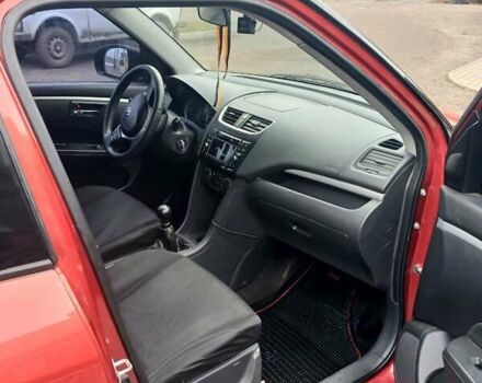 Красный Сузуки Свифт, объемом двигателя 1.24 л и пробегом 235 тыс. км за 6990 $, фото 8 на Automoto.ua