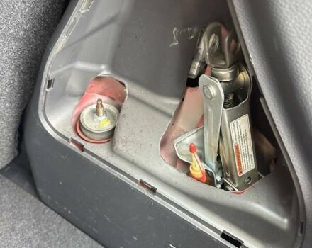 Красный Сузуки Свифт, объемом двигателя 1.2 л и пробегом 77 тыс. км за 8700 $, фото 31 на Automoto.ua