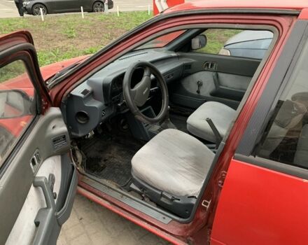 Красный Сузуки Свифт, объемом двигателя 1.6 л и пробегом 260 тыс. км за 800 $, фото 5 на Automoto.ua