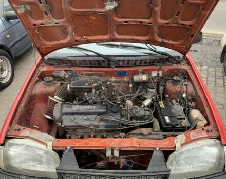 Красный Сузуки Свифт, объемом двигателя 1.6 л и пробегом 260 тыс. км за 800 $, фото 6 на Automoto.ua