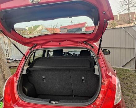 Красный Сузуки Свифт, объемом двигателя 0 л и пробегом 65 тыс. км за 9500 $, фото 4 на Automoto.ua