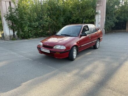 Сузуки Свифт 1995 в Славянске на Automoto.ua Красный Сузуки Свифт, объемом двигателя 1.3 л и пробегом 99 тыс. км за 848 $, фото 1 на Automoto.ua