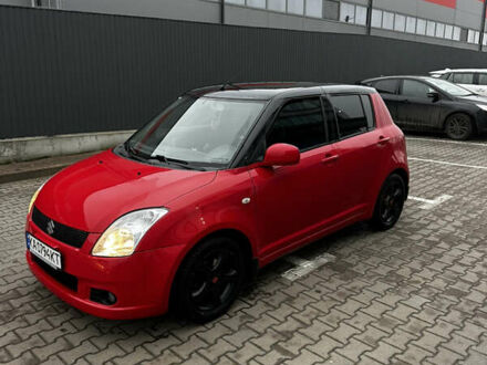 Красный Сузуки Свифт, объемом двигателя 1.49 л и пробегом 215 тыс. км за 5800 $, фото 1 на Automoto.ua