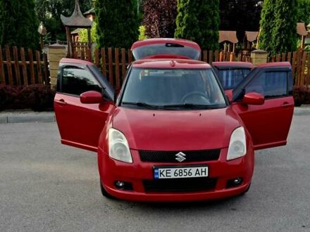 Сузукі Свифт 2005 у Дніпро (Дніпропетровську) на Automoto.ua Червоний Сузукі Свифт, об'ємом двигуна 1.3 л та пробігом 193 тис. км за 4800 $, фото 1 на Automoto.ua