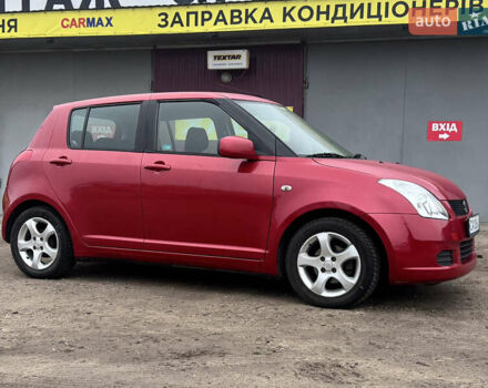 Красный Сузуки Свифт, объемом двигателя 1.3 л и пробегом 175 тыс. км за 5200 $, фото 1 на Automoto.ua