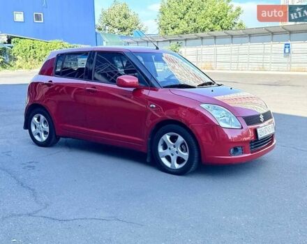 Червоний Сузукі Свифт, об'ємом двигуна 1.33 л та пробігом 147 тис. км за 4200 $, фото 1 на Automoto.ua