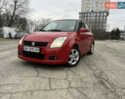 Красный Сузуки Свифт, объемом двигателя 1.49 л и пробегом 148 тыс. км за 5099 $, фото 1 на Automoto.ua