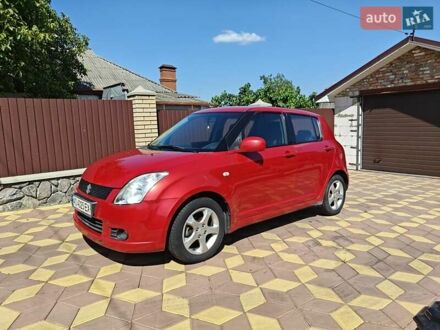 Сузукі Свифт 2007 у Кременчуге на Automoto.ua Червоний Сузукі Свифт, об'ємом двигуна 1.3 л та пробігом 105 тис. км за 4950 $, фото 1 на Automoto.ua