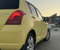 Желтый Сузуки Свифт, объемом двигателя 1.3 л и пробегом 175 тыс. км за 4800 $, фото 6 на Automoto.ua