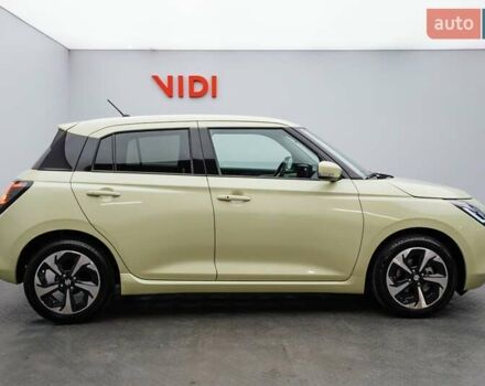 Желтый Сузуки Свифт, объемом двигателя 1.2 л и пробегом 8 тыс. км за 19709 $, фото 6 на Automoto.ua