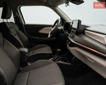 Желтый Сузуки Свифт, объемом двигателя 1.2 л и пробегом 8 тыс. км за 19709 $, фото 8 на Automoto.ua