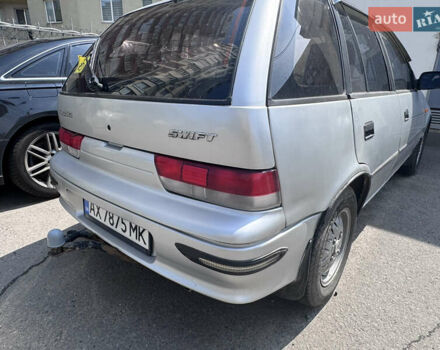 Серый Сузуки Свифт, объемом двигателя 1.3 л и пробегом 260 тыс. км за 1600 $, фото 9 на Automoto.ua