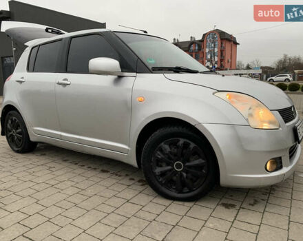 Серый Сузуки Свифт, объемом двигателя 1.33 л и пробегом 222 тыс. км за 4450 $, фото 3 на Automoto.ua