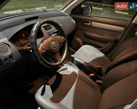 Серый Сузуки Свифт, объемом двигателя 1.33 л и пробегом 181 тыс. км за 3999 $, фото 4 на Automoto.ua